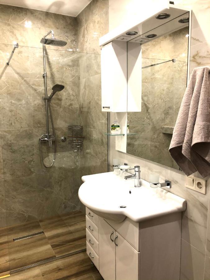Lovely Apartment Sveti Stefan Exteriör bild
