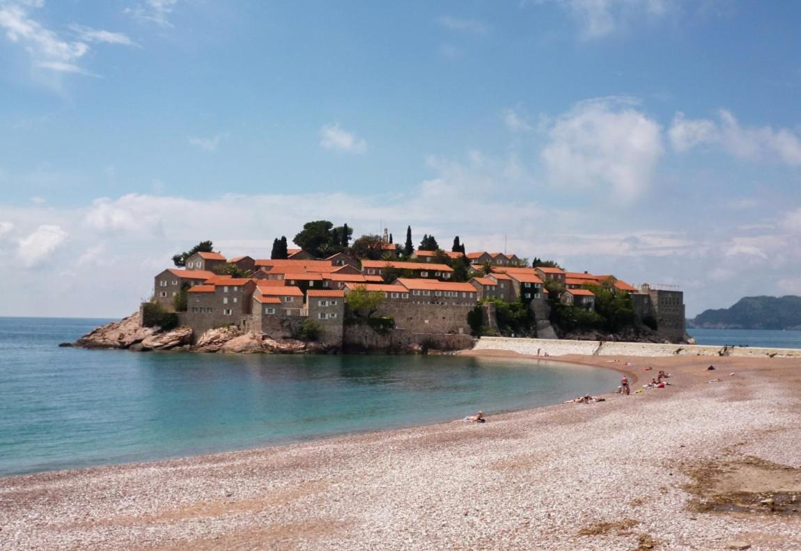 Lovely Apartment Sveti Stefan Exteriör bild